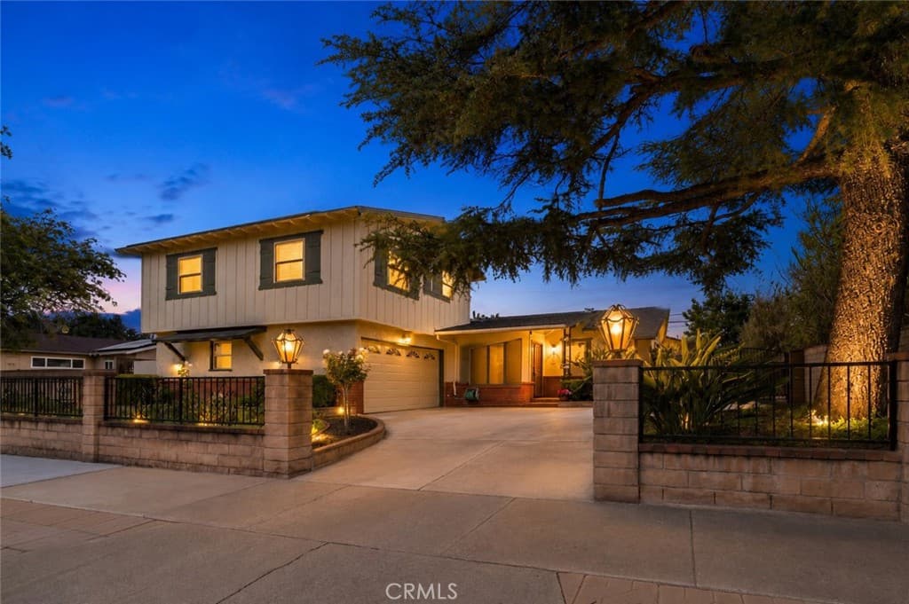 Home at 333 W Newburgh Street, Glendora — photo 5 of 12