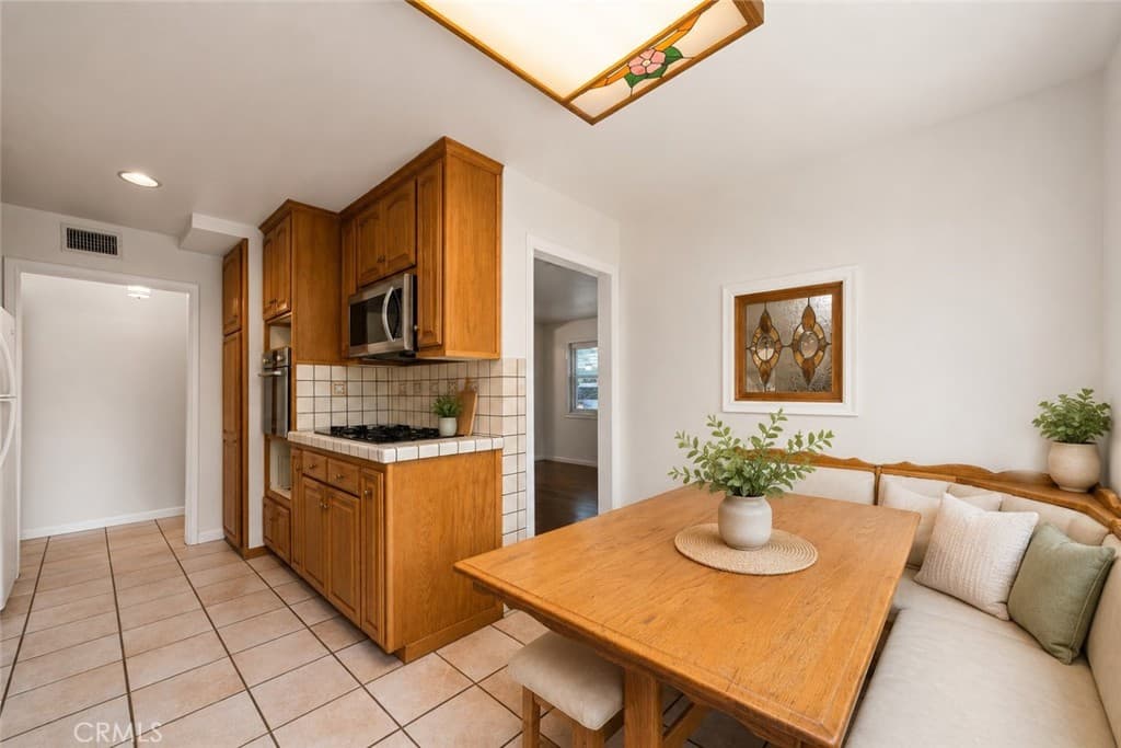 Home at 333 W Newburgh Street, Glendora — photo 10 of 12