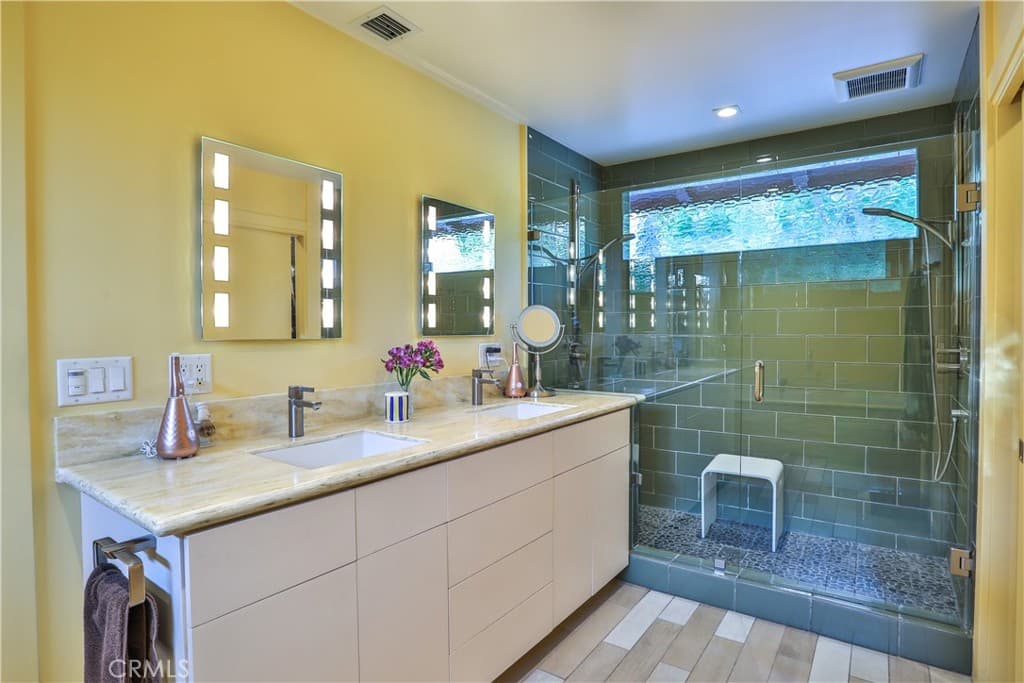 Home at 666 W 9th Street, Claremont — photo 6 of 12