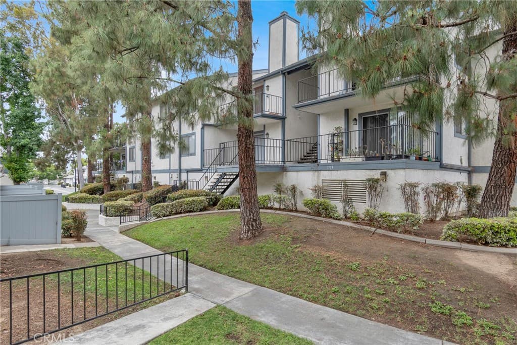 Condo at 1704 Bridgeport, West Covina — photo 4 of 12