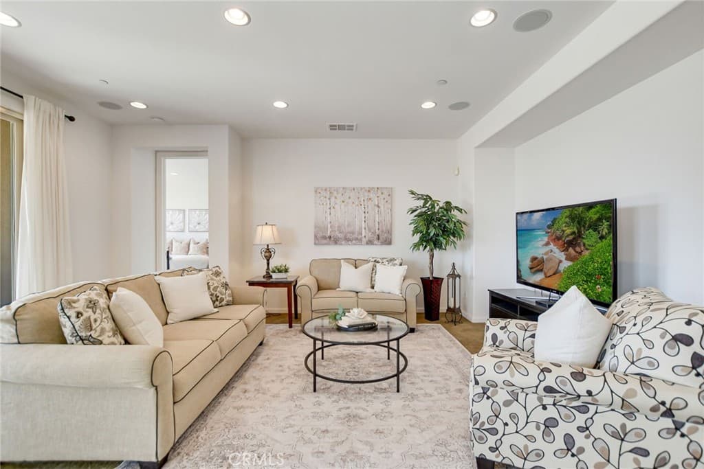 Home at 864 E Manresa Drive, Azusa — photo 11 of 12