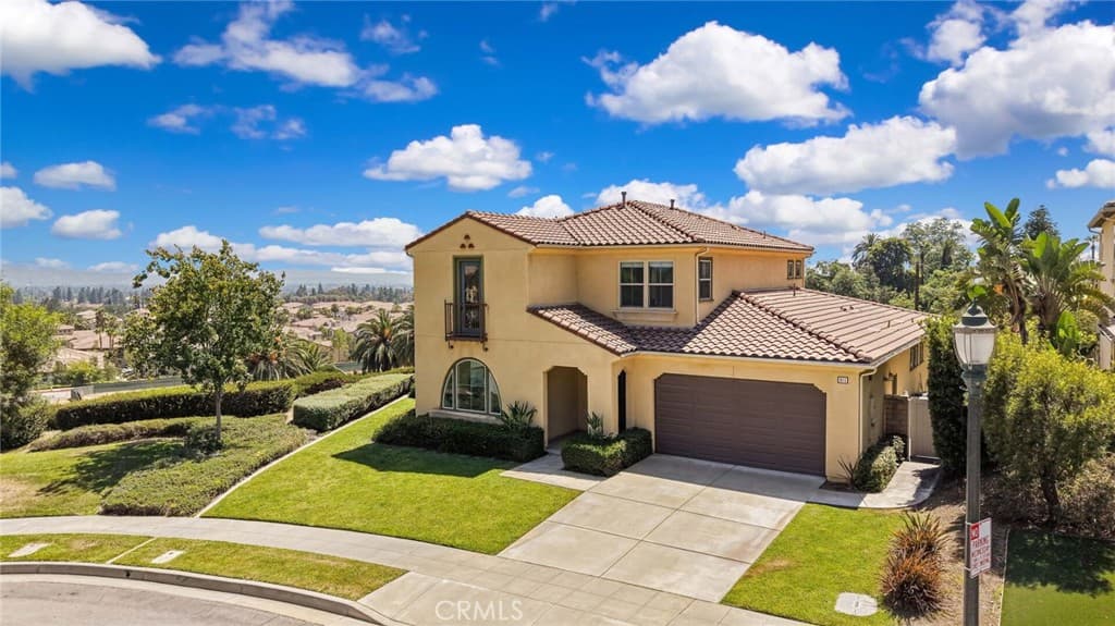Home at 864 E Manresa Drive, Azusa — photo 4 of 12
