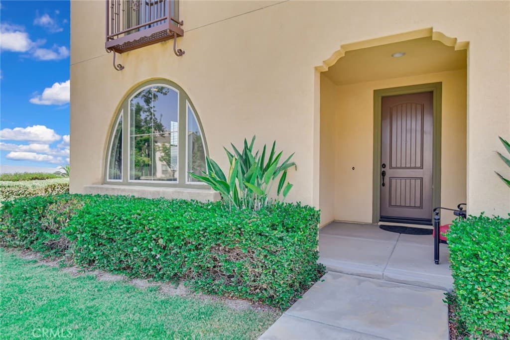 Home at 864 E Manresa Drive, Azusa — photo 7 of 12