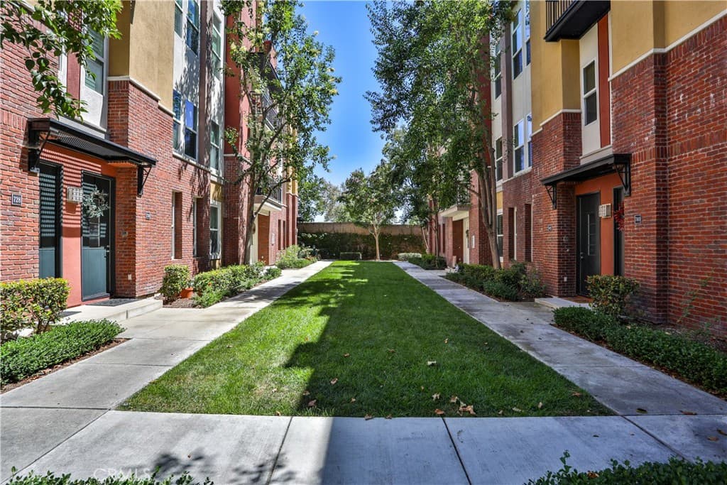 Condo at 744 W 1st Street, Claremont — photo 3 of 12