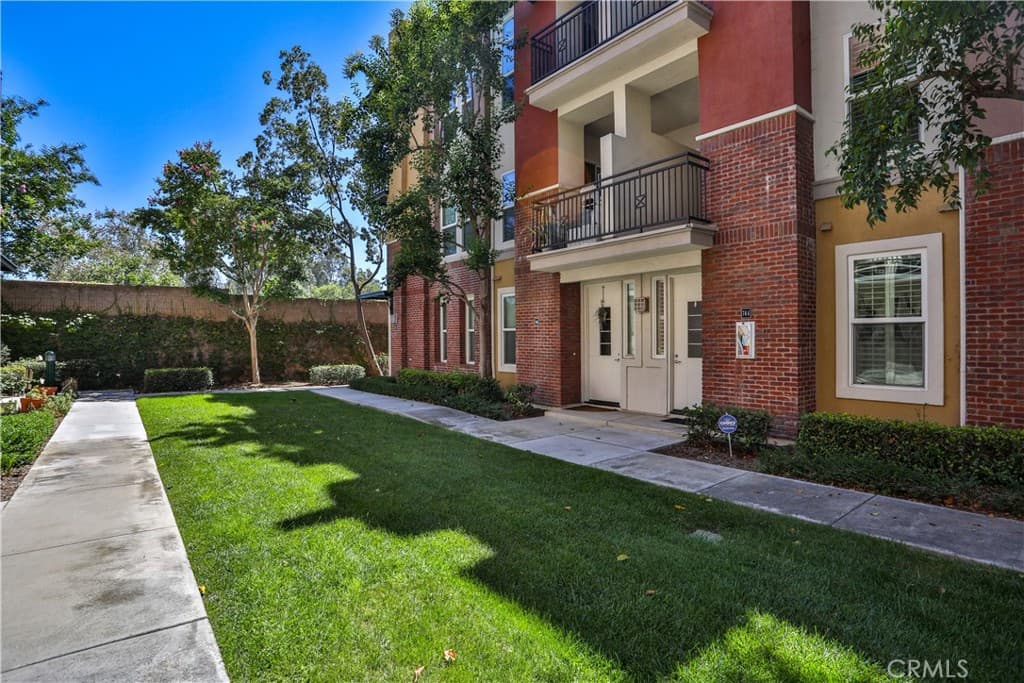 Condo at 744 W 1st Street, Claremont — photo 5 of 12