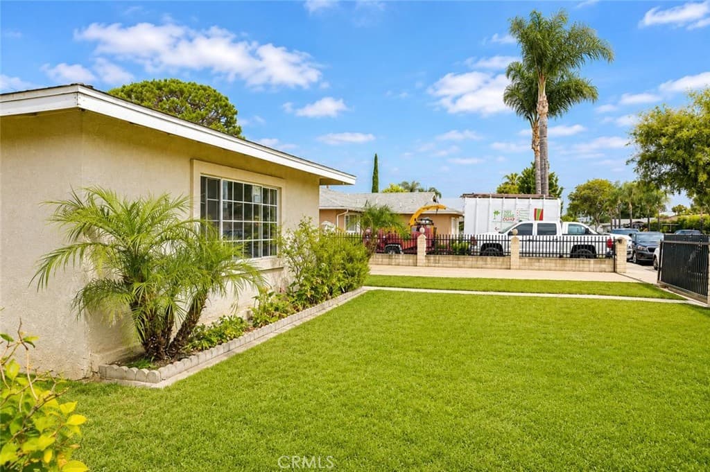 Home at 1134 Hermosa Avenue, Pomona — photo 3 of 12