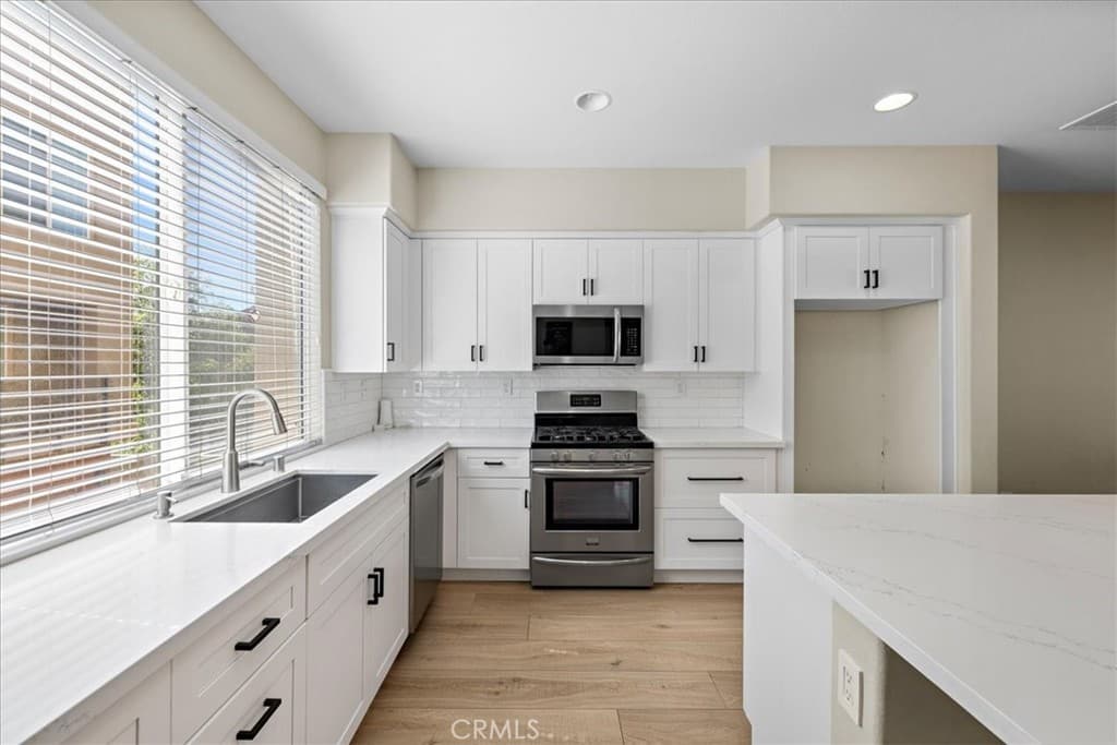 Townhouse at 422 W Route 66 84, Glendora — photo 10 of 12
