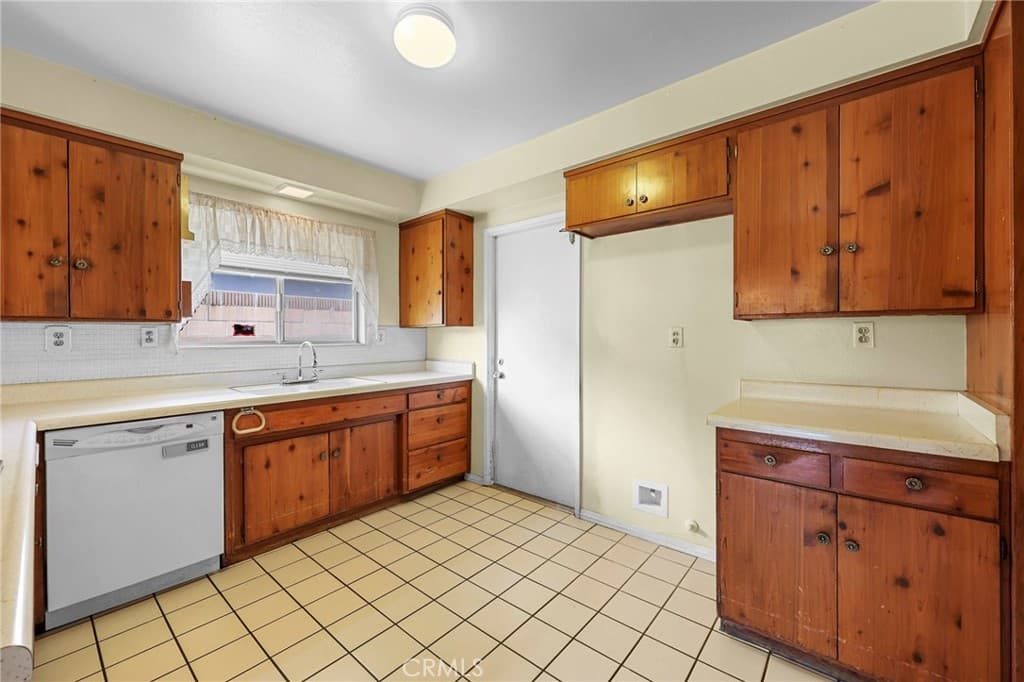 Home at 1676 E Wingate Street, Covina — photo 11 of 12