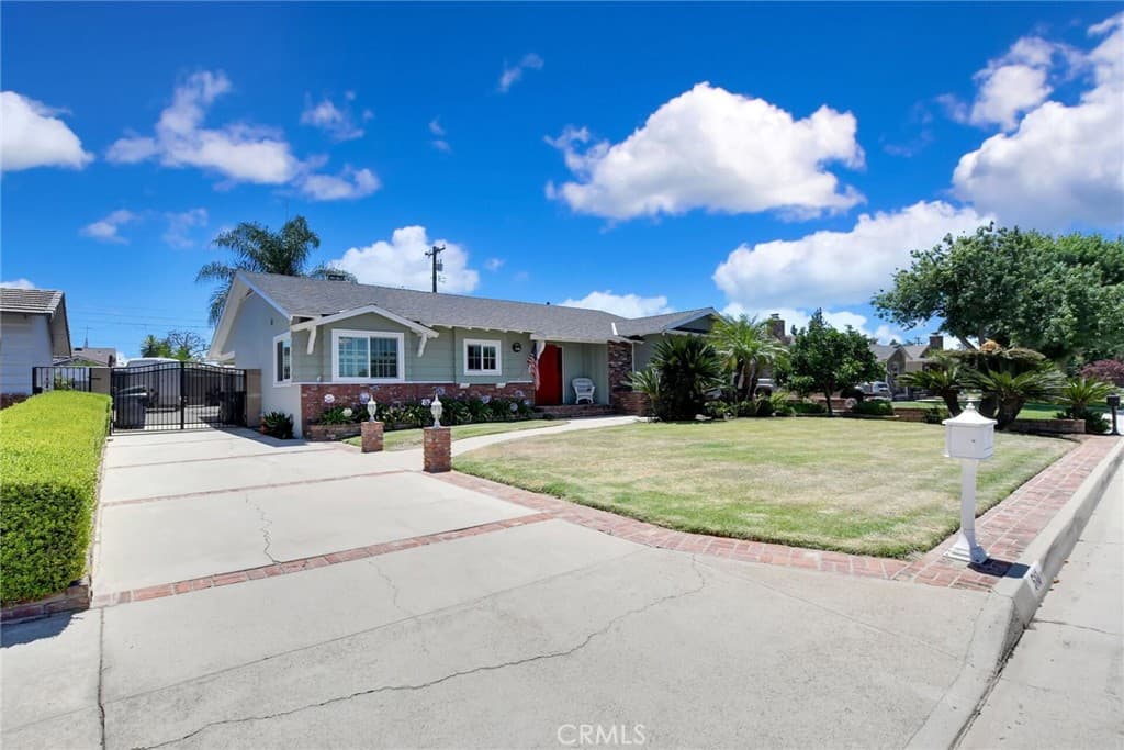 Home at 510 Fernshaw, La Verne — photo 7 of 12