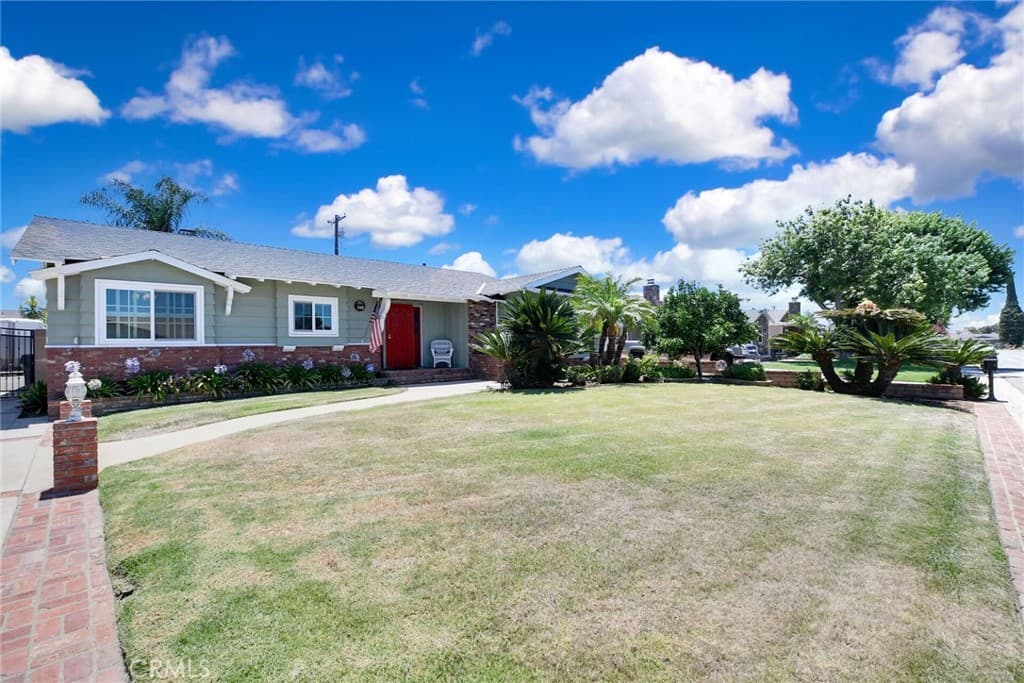 Home at 510 Fernshaw, La Verne — photo 9 of 12