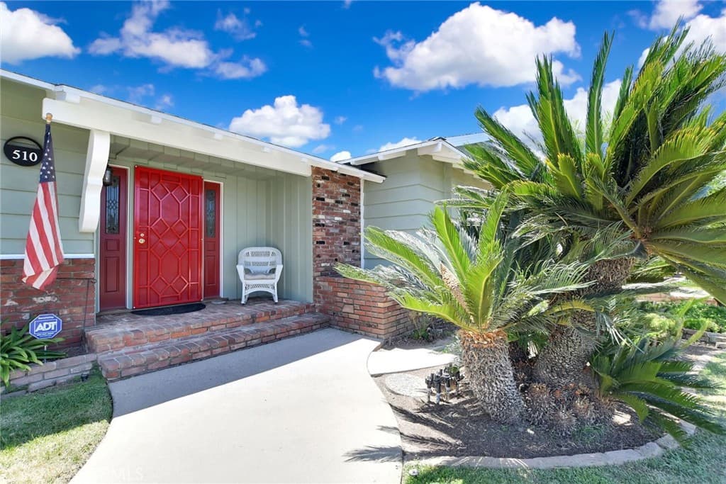 Home at 510 Fernshaw, La Verne — photo 10 of 12