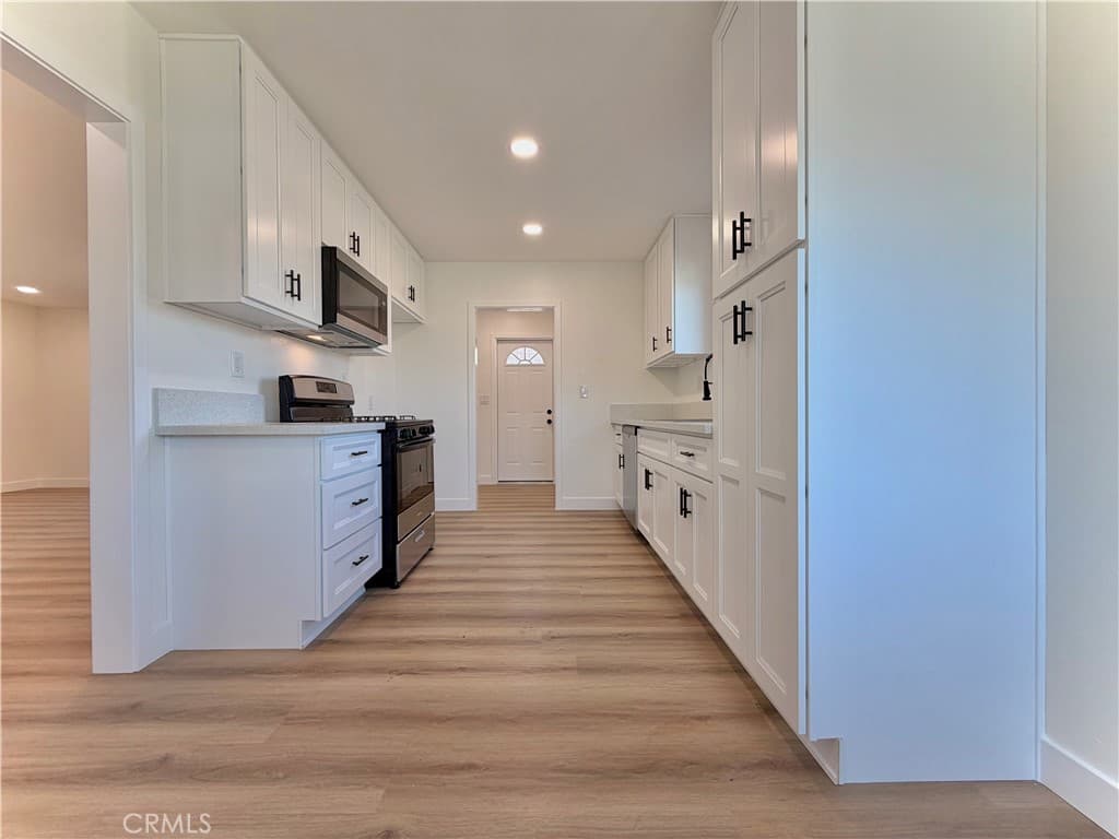 Home at 682 E La Verne Avenue, Pomona — photo 4 of 12