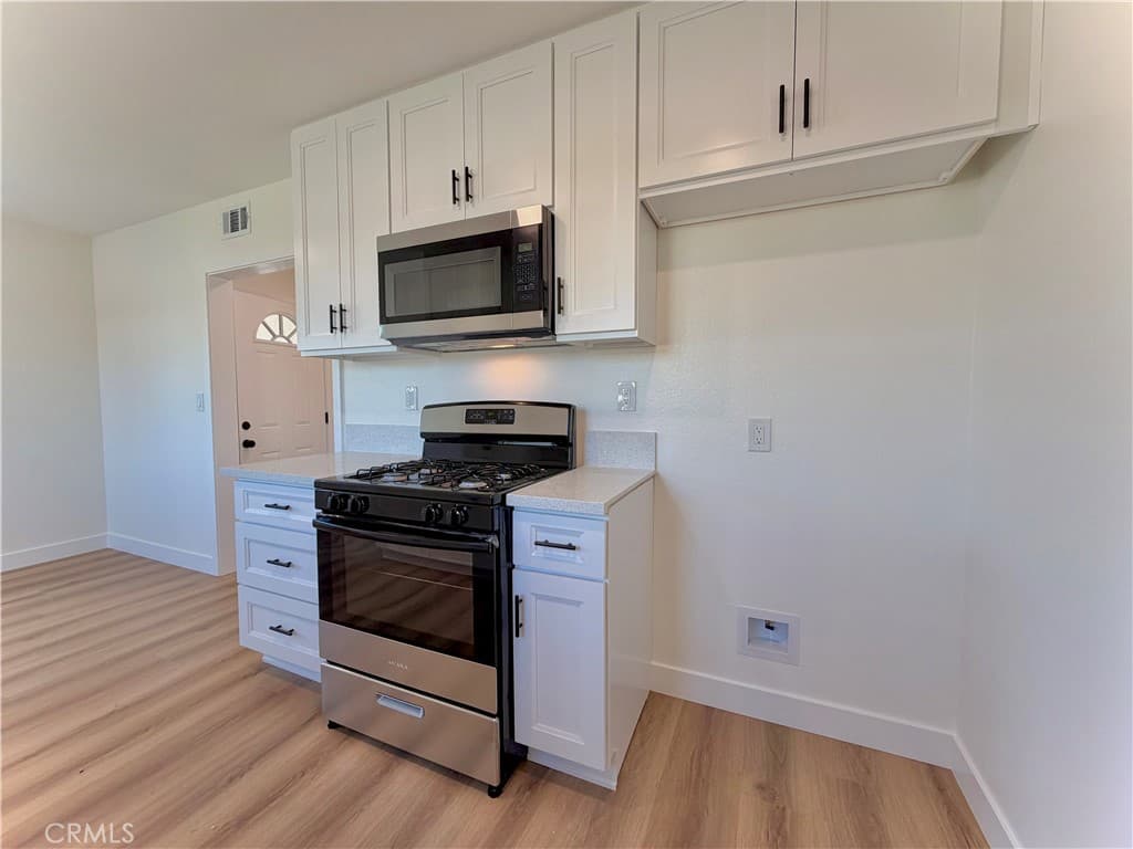 Home at 682 E La Verne Avenue, Pomona — photo 7 of 12