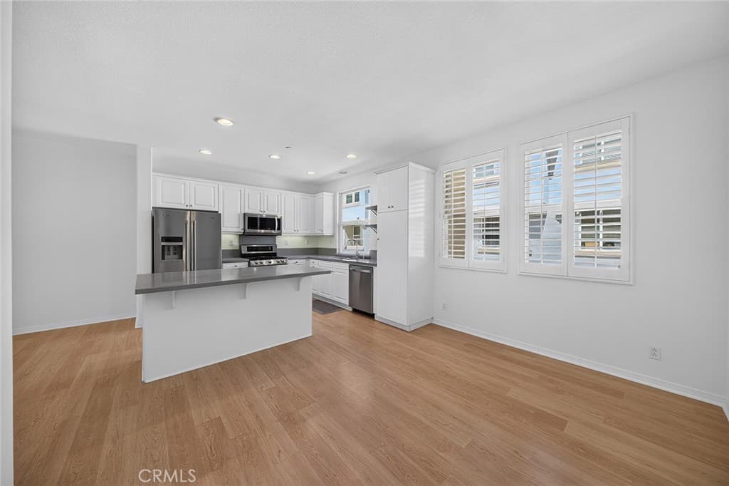 Townhouse at 182 Principia Court, Claremont — photo 11 of 12