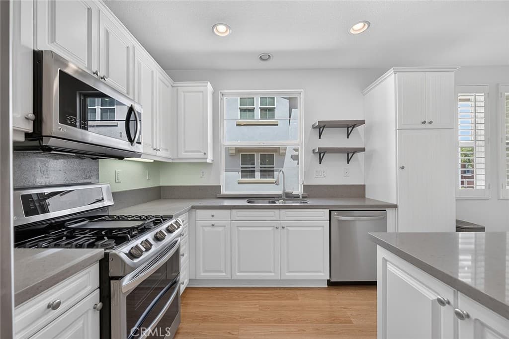 Townhouse at 182 Principia Court, Claremont — photo 12 of 12