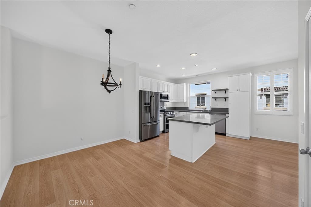 Townhouse at 182 Principia Court, Claremont — photo 9 of 12