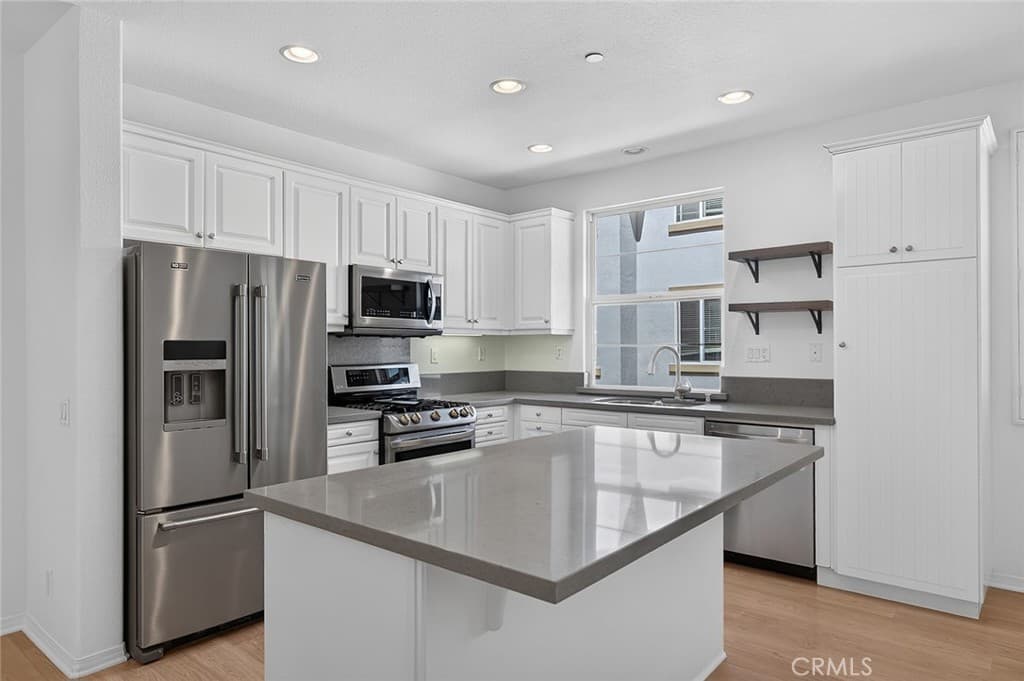 Townhouse at 182 Principia Court, Claremont — photo 10 of 12