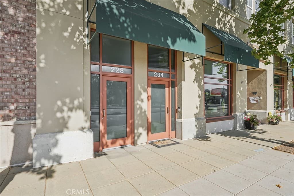 Condo at 228 S San Dimas Avenue, San Dimas — photo 1 of 12