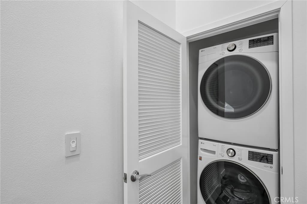 Condo at 228 S San Dimas Avenue, San Dimas — photo 10 of 12