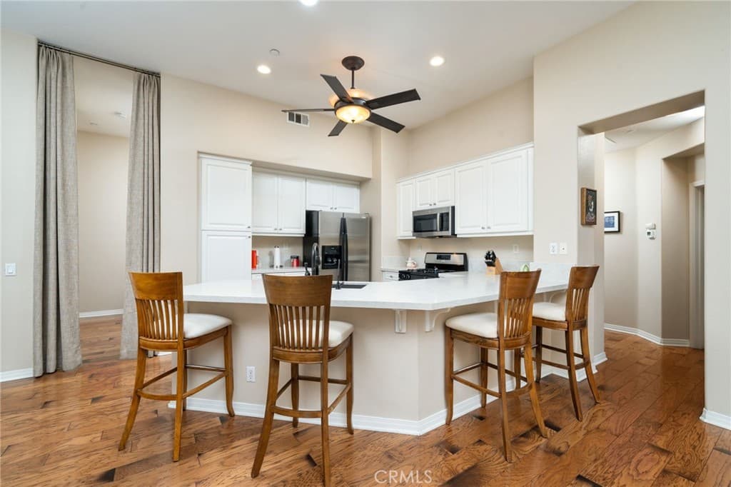 Condo at 704 W 1st Street, Claremont — photo 12 of 12