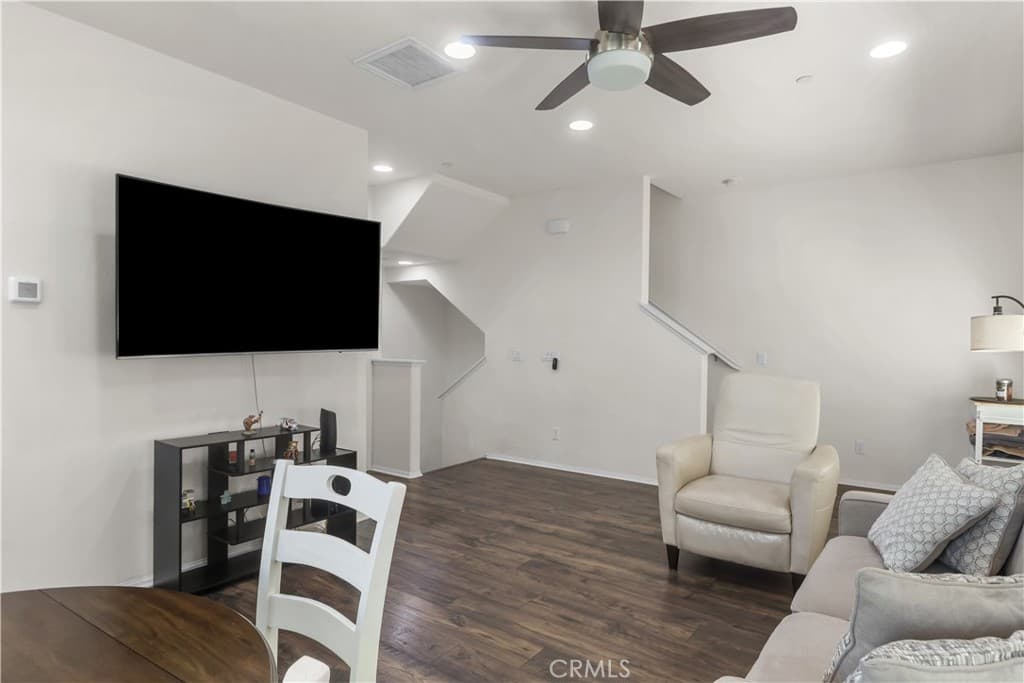 Condo at 422 W Route 66 28, Glendora — photo 11 of 12