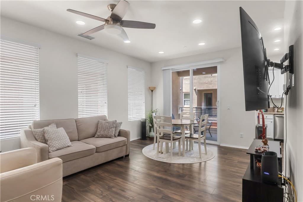 Condo at 422 W Route 66 28, Glendora — photo 9 of 12