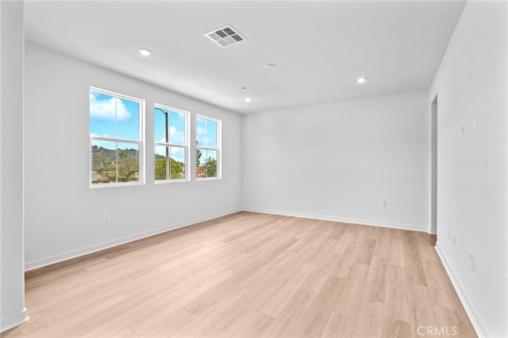 Townhouse at 731 E Route 66, Glendora — photo 7 of 12