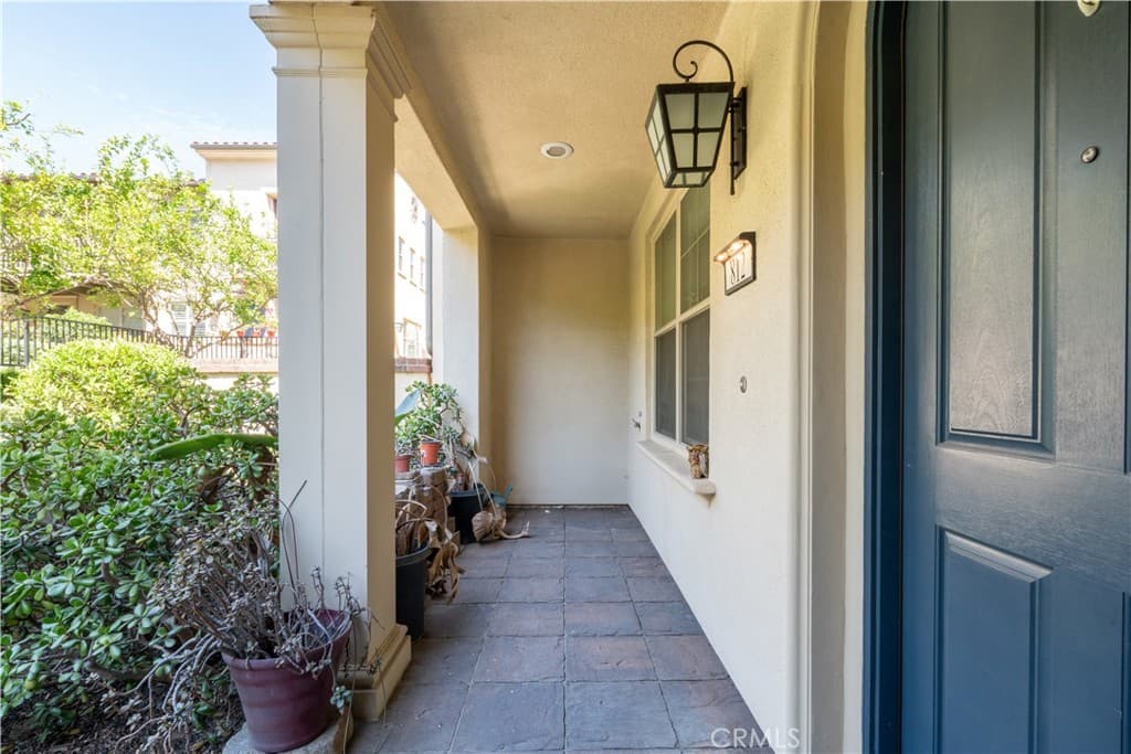 Townhouse at 812 Citrus Court, Claremont — photo 3 of 12