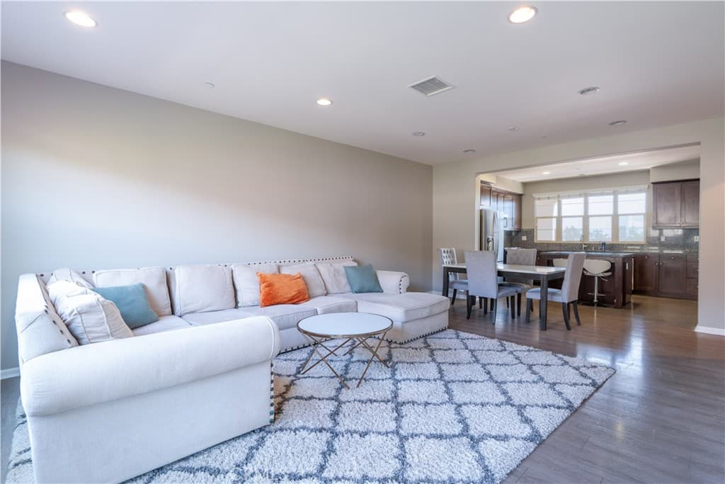 Townhouse at 812 Citrus Court, Claremont — photo 9 of 12