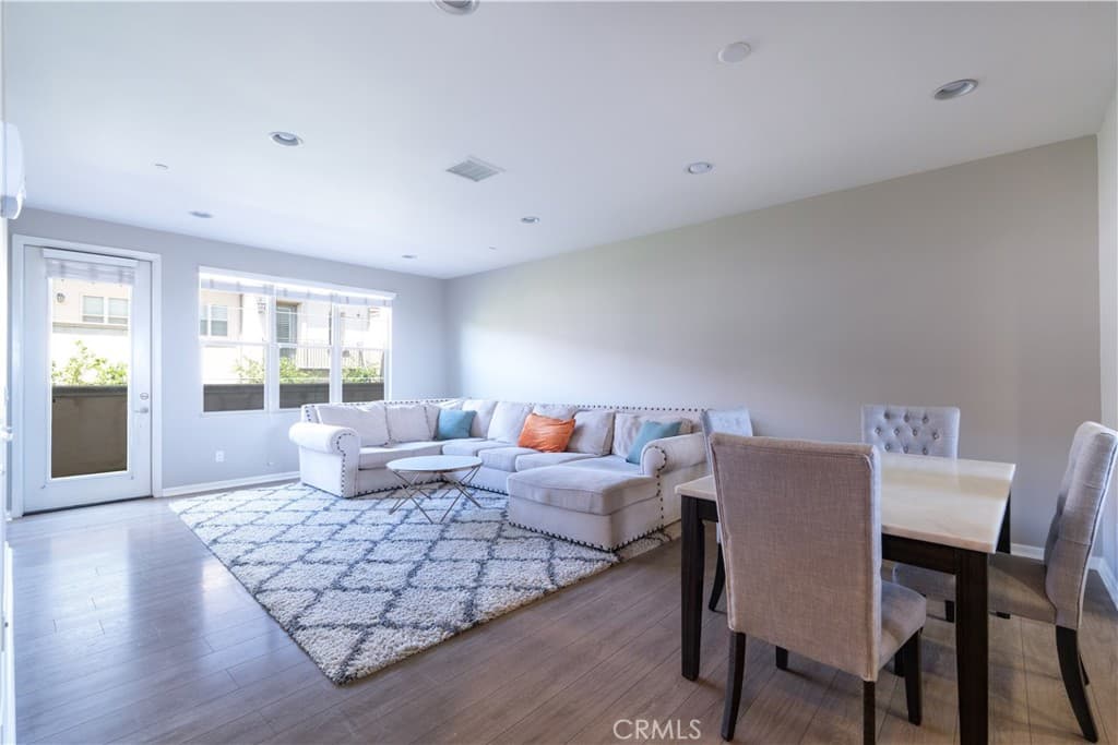 Townhouse at 812 Citrus Court, Claremont — photo 10 of 12