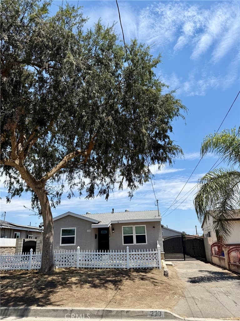 Home at 220 N Orange Avenue, Azusa — photo 4 of 12