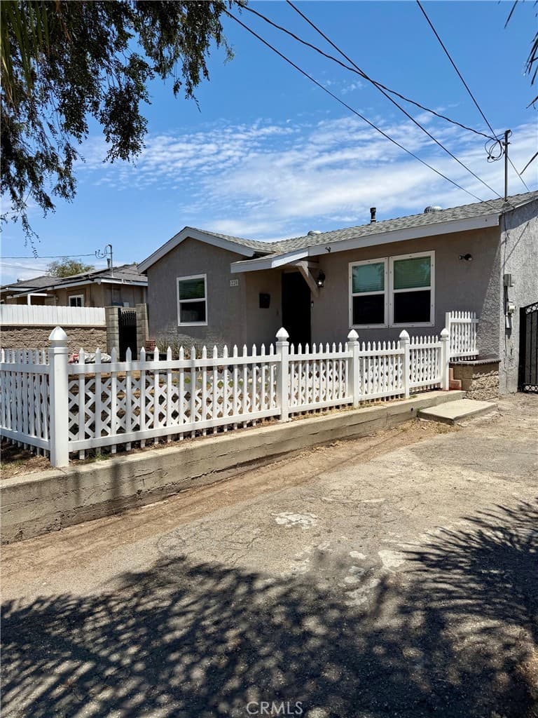 Home at 220 N Orange Avenue, Azusa — photo 6 of 12