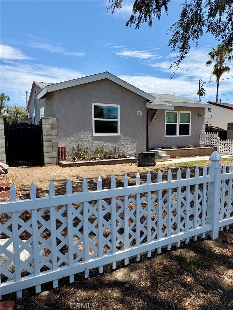 Home at 220 N Orange Avenue, Azusa — photo 7 of 12