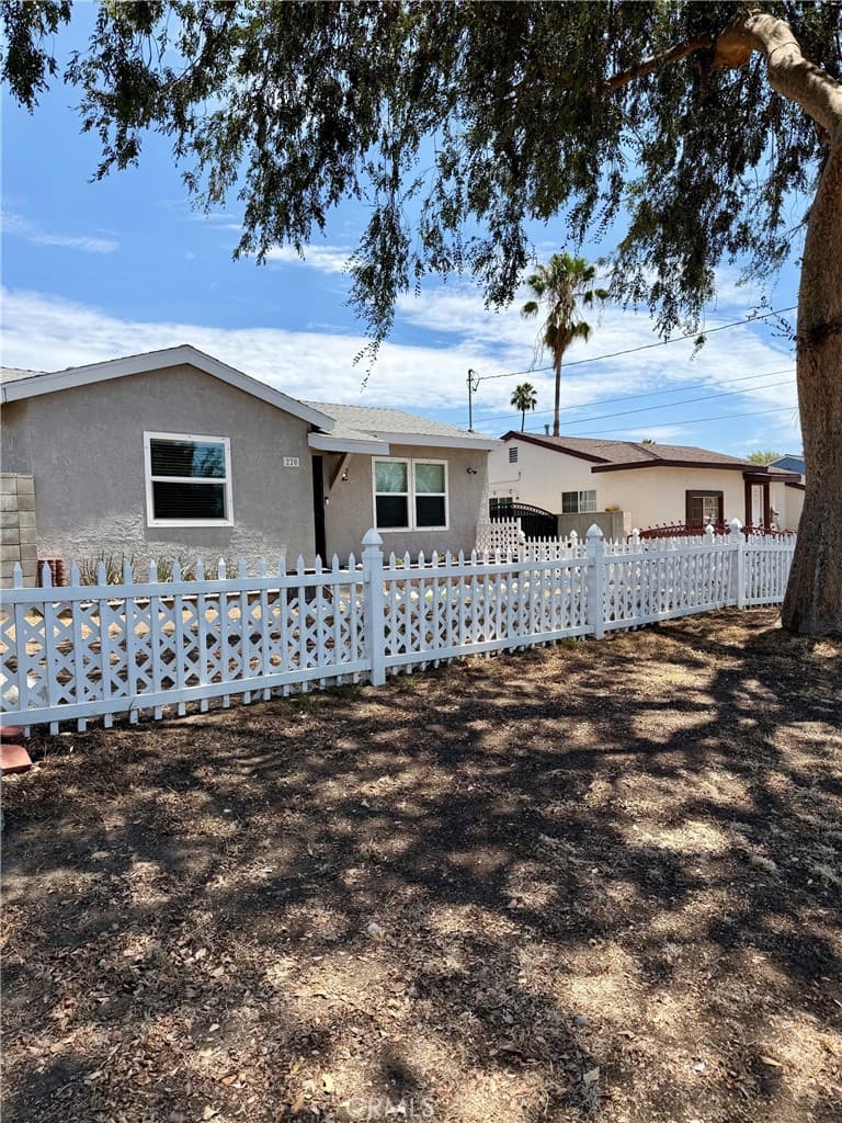 Home at 220 N Orange Avenue, Azusa — photo 8 of 12