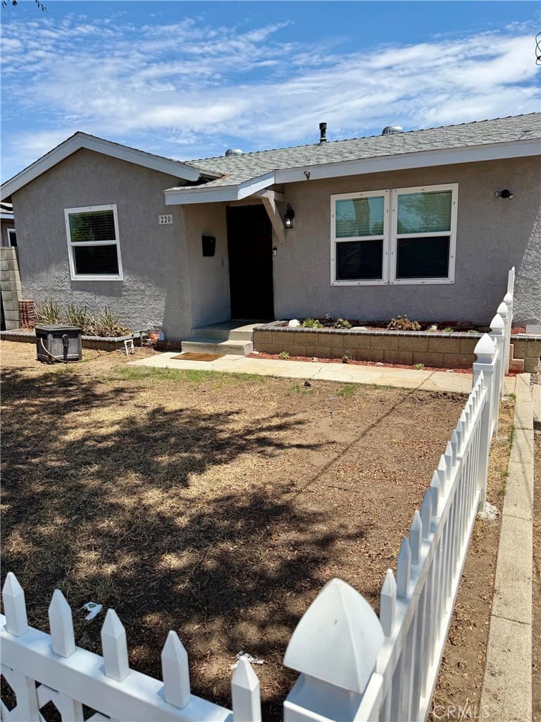 Home at 220 N Orange Avenue, Azusa — photo 9 of 12