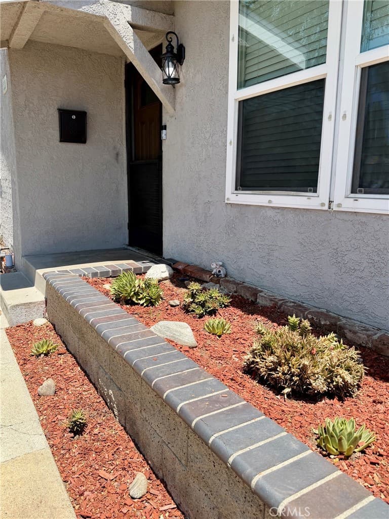 Home at 220 N Orange Avenue, Azusa — photo 10 of 12