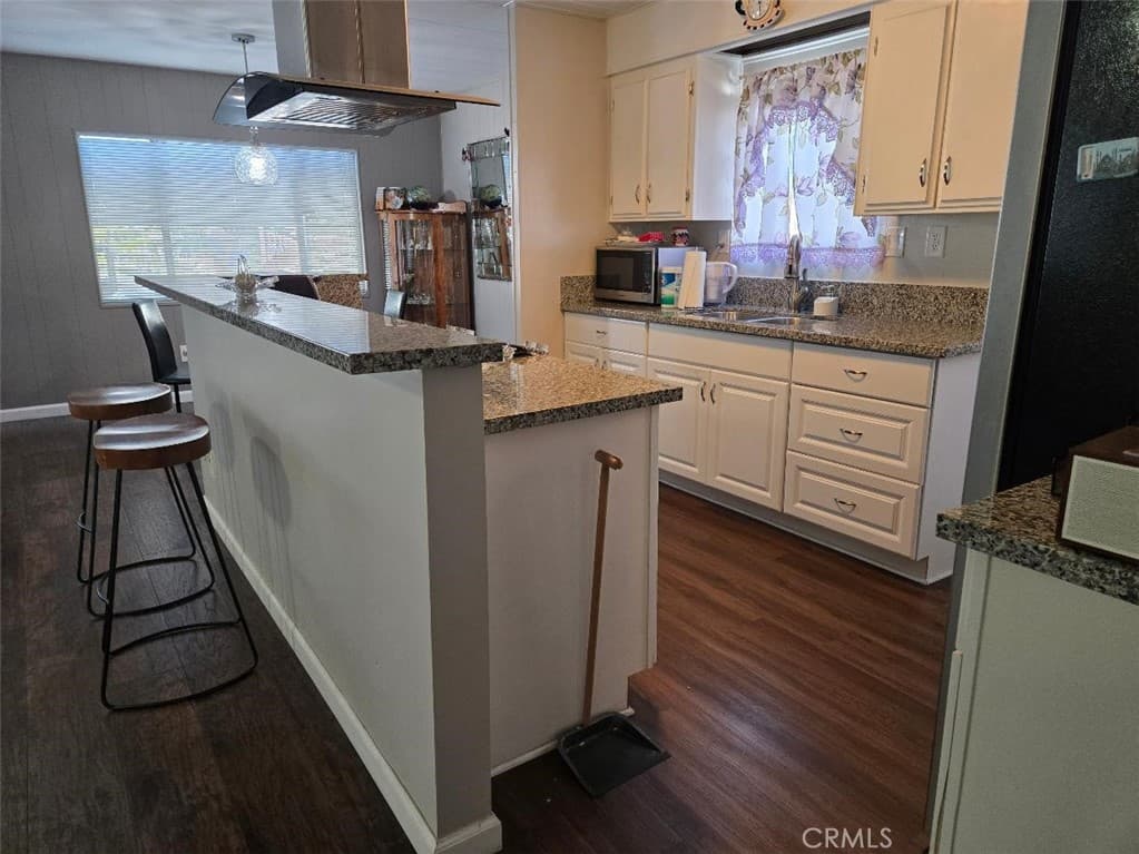 Home at 840 E Foothill Boulevard 17, Azusa — photo 4 of 12