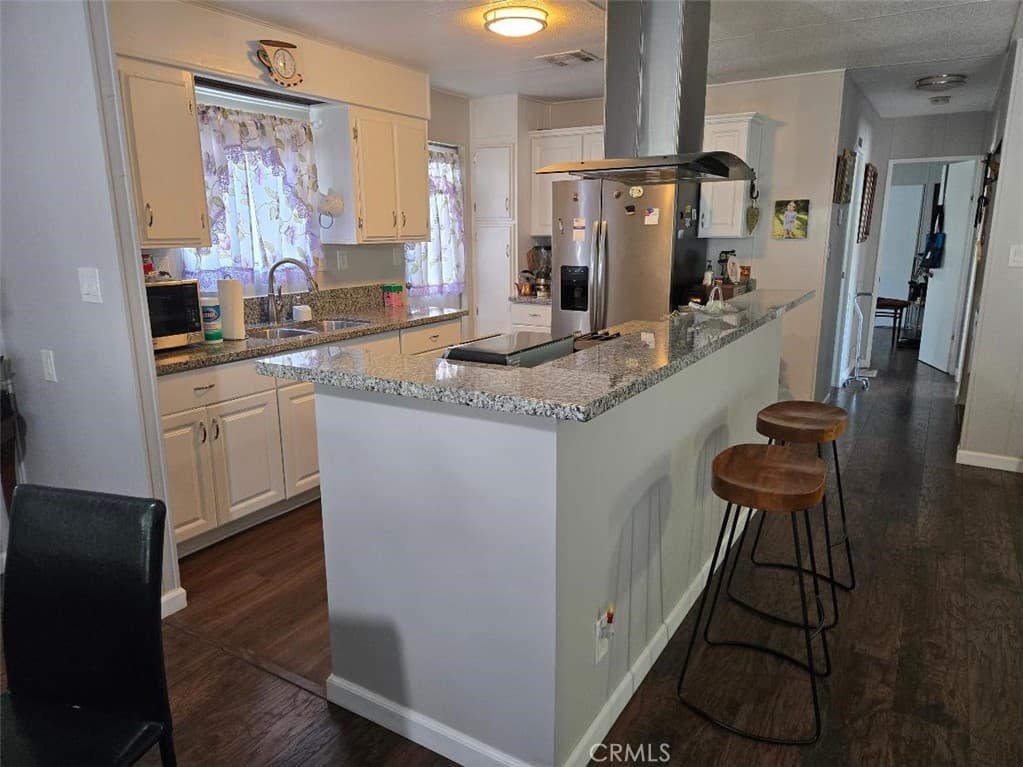 Home at 840 E Foothill Boulevard 17, Azusa — photo 6 of 12