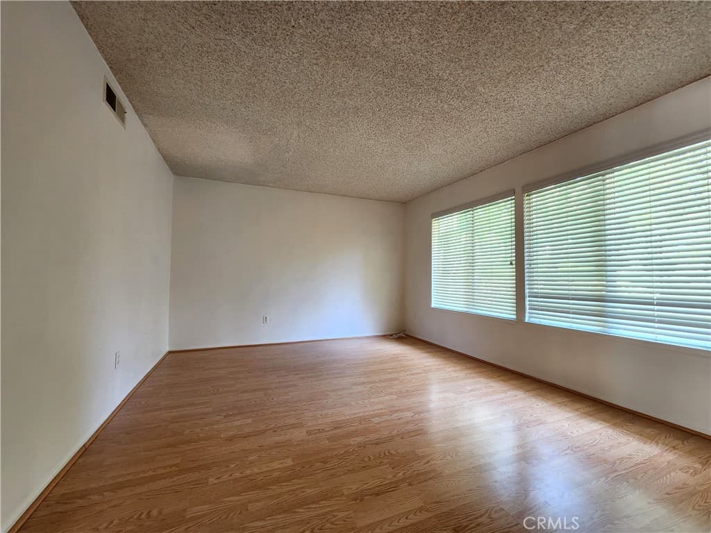 Townhouse at 1264 Tarryglen Ln, San Dimas — photo 3 of 12