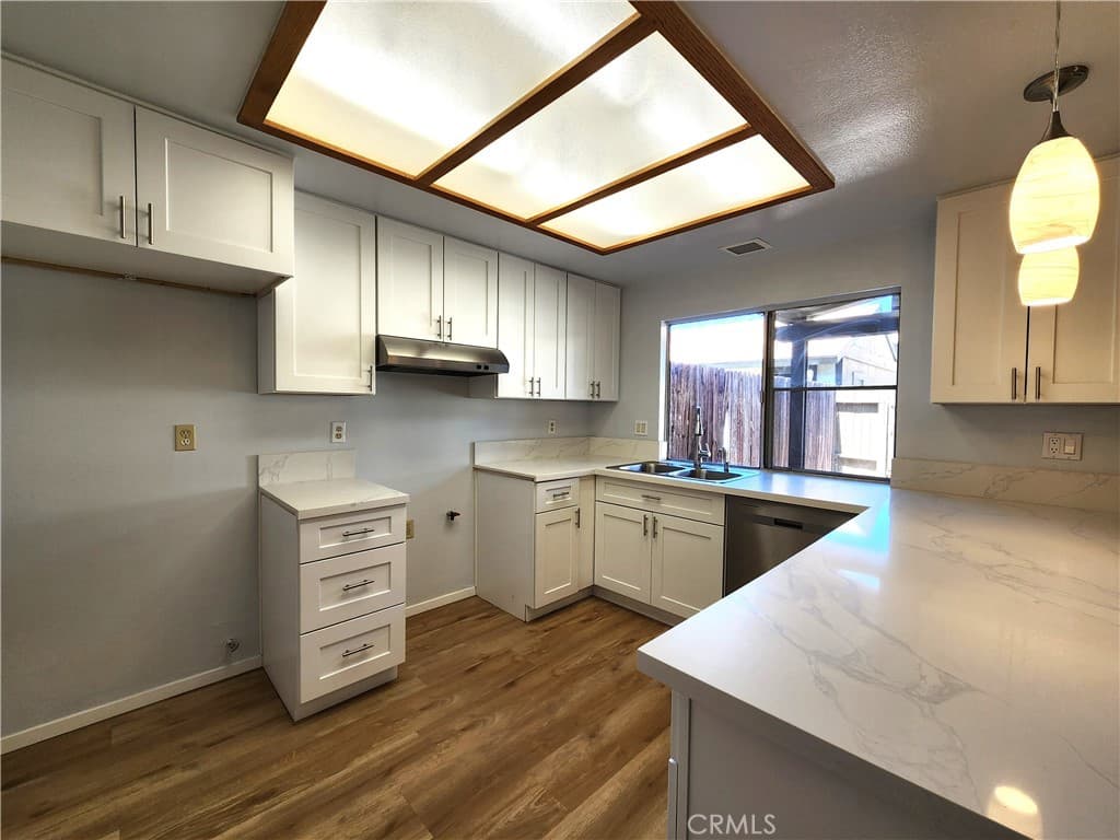 Townhouse at 1264 Tarryglen Ln, San Dimas — photo 4 of 12