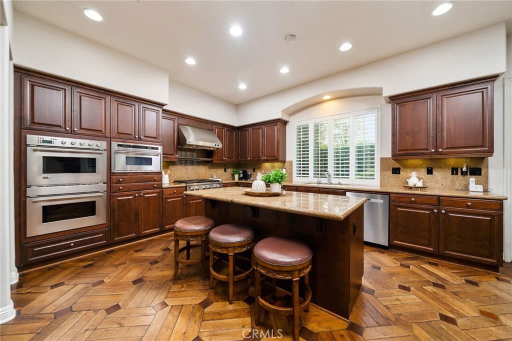 Home at 123 S Oakhart Drive, Glendora — photo 10 of 12