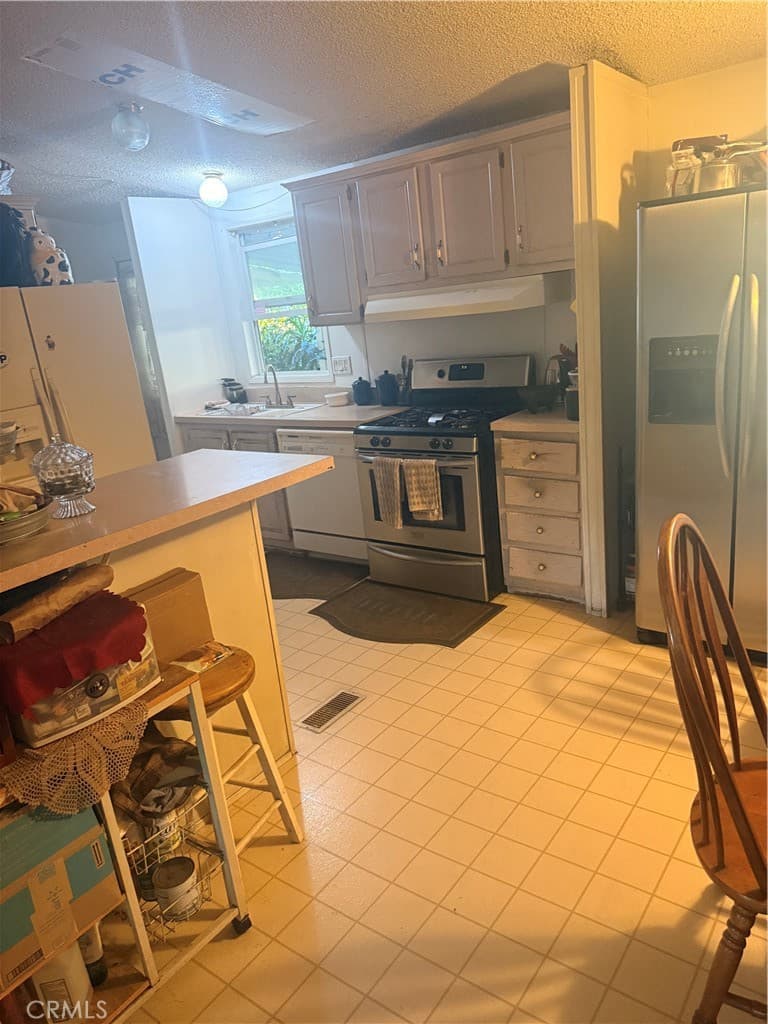 Home at 17350 east Temple Ave 430, La Puente — photo 4 of 7