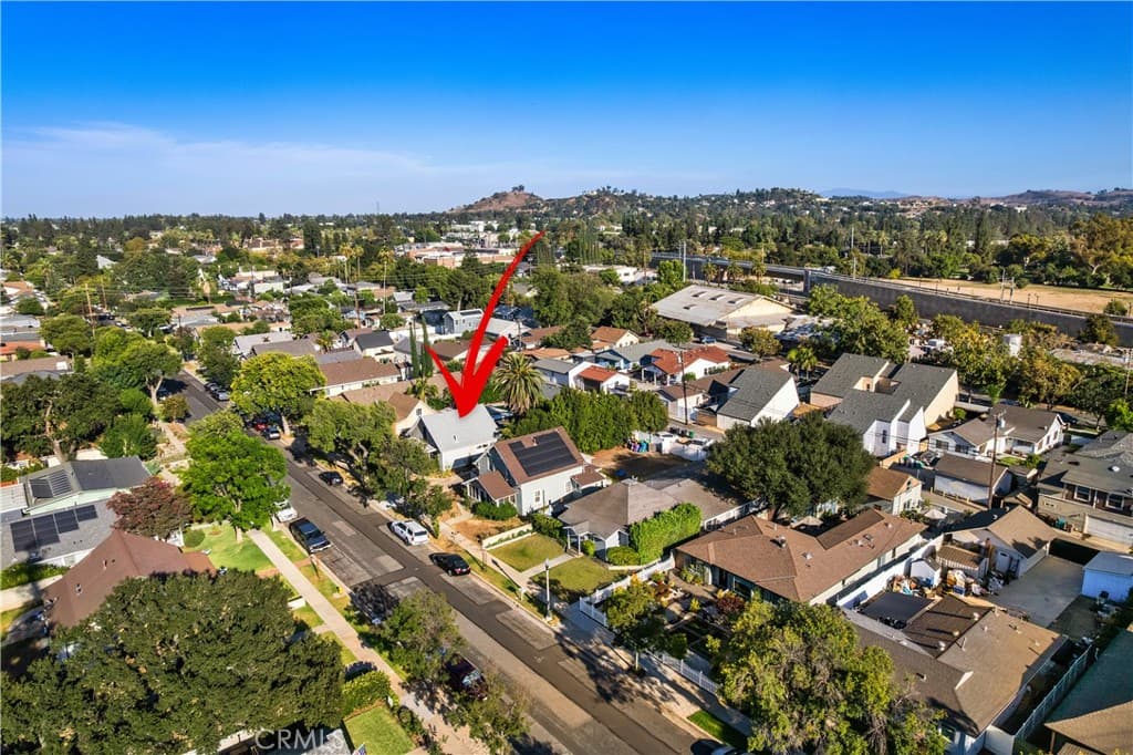 Home at 324 W 2nd Street, San Dimas — photo 10 of 12