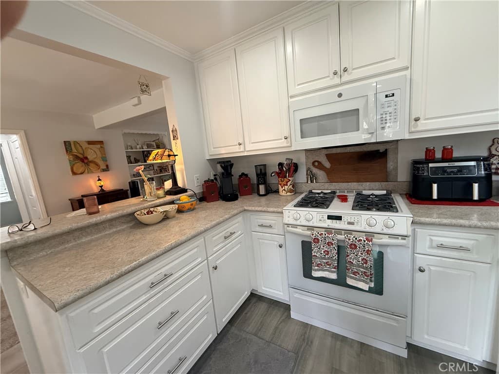 Home at 116 S Wabash, Glendora — photo 2 of 12