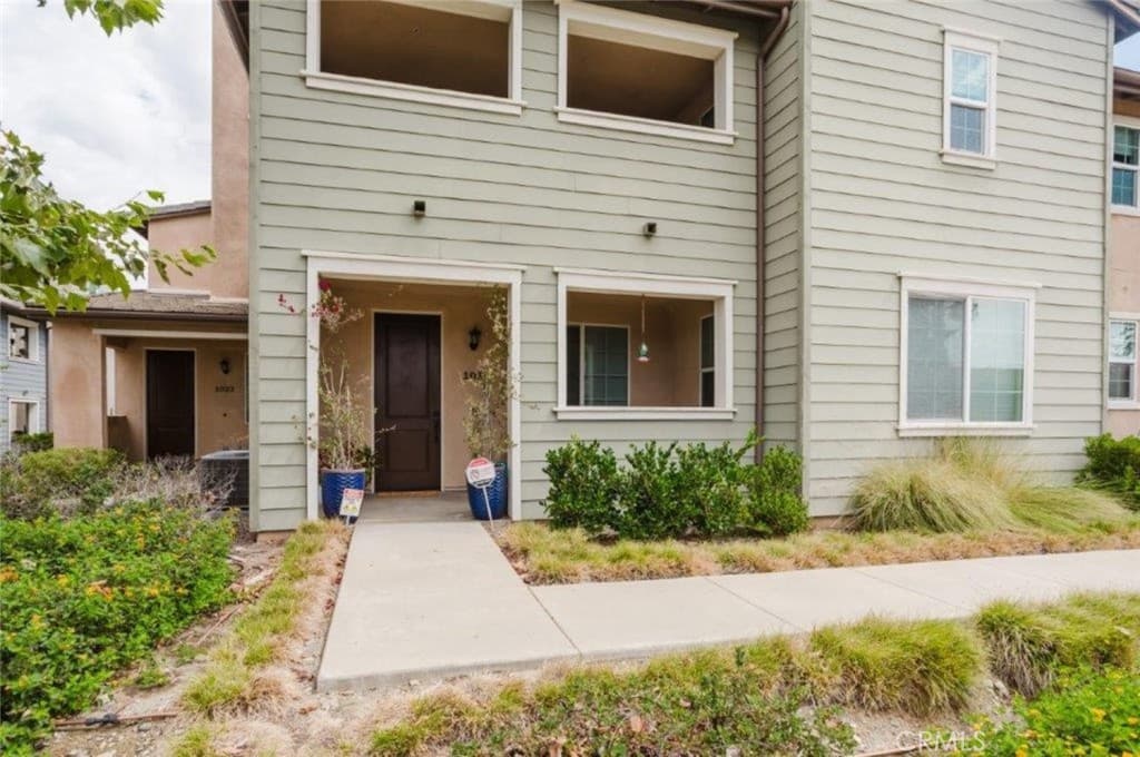 Condo at 1018 Newberry Lane, Claremont — photo 1 of 12