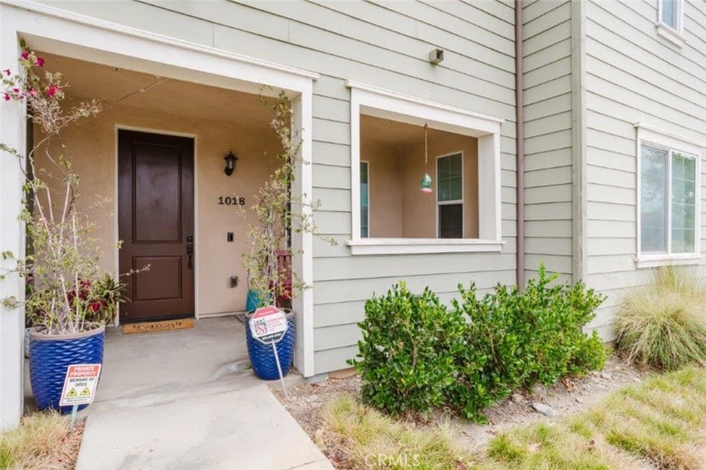 Condo at 1018 Newberry Lane, Claremont — photo 2 of 12
