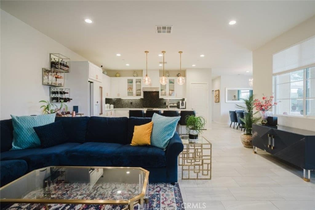 Condo at 1018 Newberry Lane, Claremont — photo 4 of 12