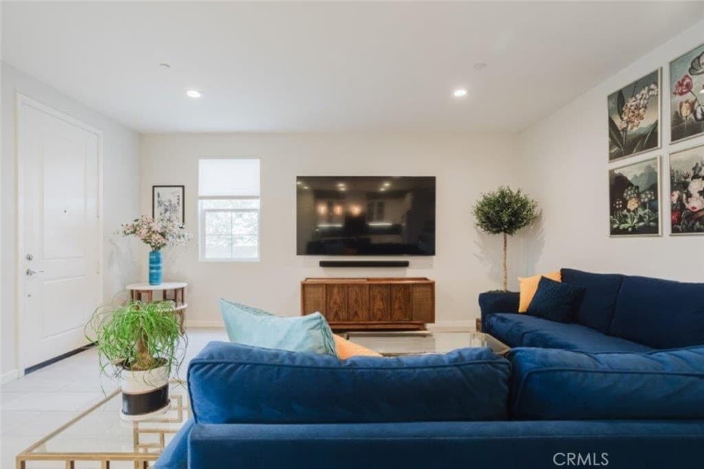 Condo at 1018 Newberry Lane, Claremont — photo 6 of 12