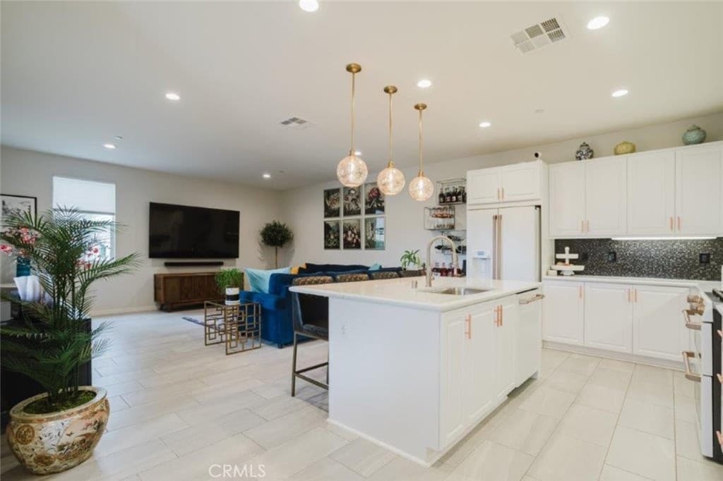 Condo at 1018 Newberry Lane, Claremont — photo 7 of 12