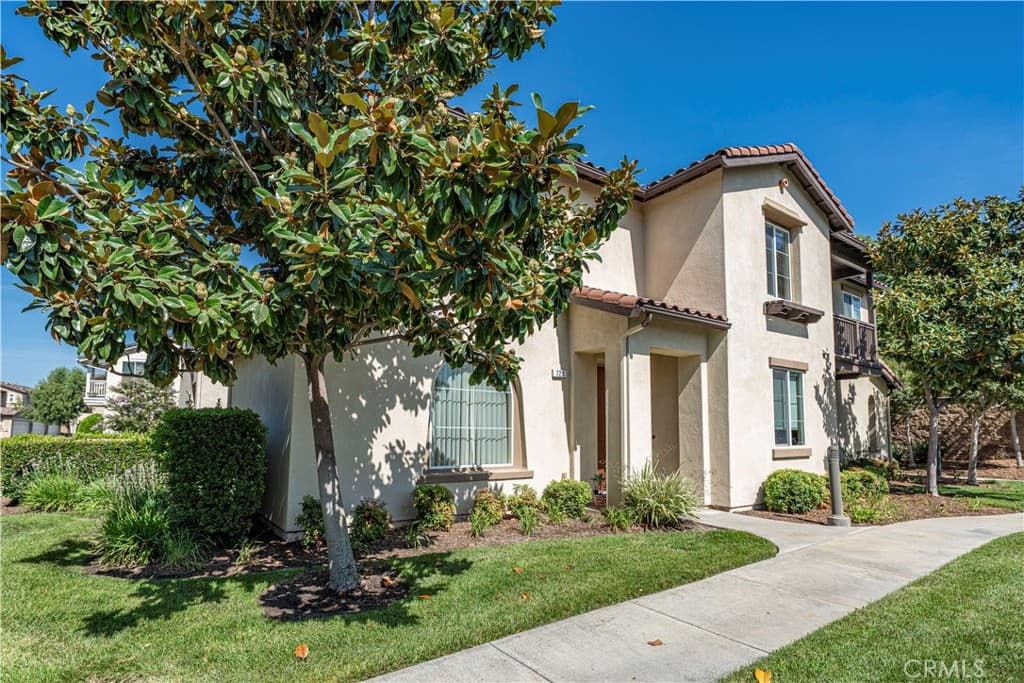 Townhouse at 729 Park View Terrace, Glendora — photo 2 of 12